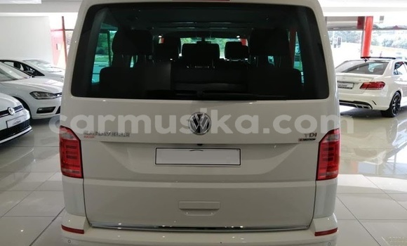 Acheter Occasion Voiture Volkswagen Caravelle Blanc à Beitbridge, Matabeleland South Acheter Occasion Voiture Volkswagen Caravelle Blanc à Beitbridge, Matabeleland South
