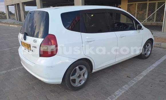 Acheter Occasion Voiture Honda Fit Blanc à Beitbridge, Matabeleland South Acheter Occasion Voiture Honda Fit Blanc à Beitbridge, Matabeleland South