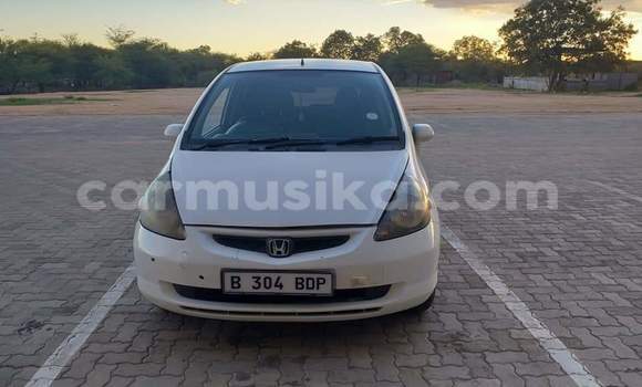 Acheter Occasion Voiture Honda Fit Blanc à Beitbridge, Matabeleland South Acheter Occasion Voiture Honda Fit Blanc à Beitbridge, Matabeleland South