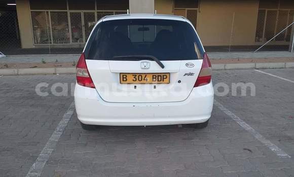 Acheter Occasion Voiture Honda Fit Blanc à Beitbridge, Matabeleland South Acheter Occasion Voiture Honda Fit Blanc à Beitbridge, Matabeleland South