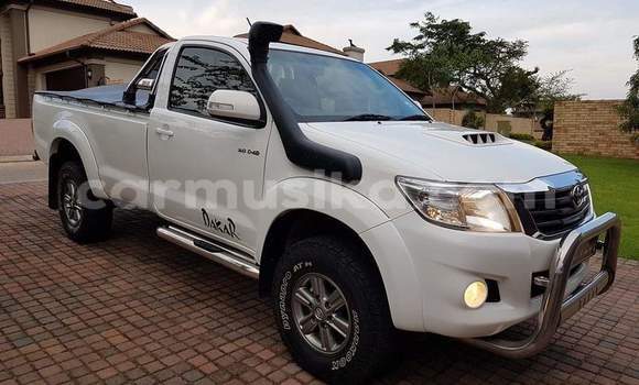 Tenga Tsaru Toyota Hilux Chena Mota in Beitbridge in Matabeleland South Tenga Tsaru Toyota Hilux Chena Mota in Beitbridge in Matabeleland South