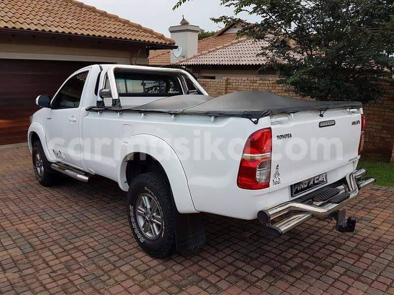 Big with watermark toyota hilux matabeleland south beitbridge 10101