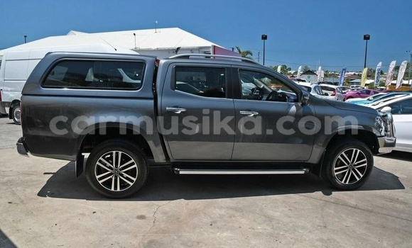 Tenga Tsaru Mercedes‒Benz X-klasse Concept Sirivha Mota in Beitbridge in Matabeleland South Tenga Tsaru Mercedes‒Benz X-klasse Concept Sirivha Mota in Beitbridge in Matabeleland South