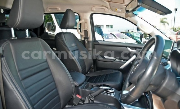 Tenga Tsaru Mercedes‒Benz X-klasse Concept Sirivha Mota in Beitbridge in Matabeleland South Tenga Tsaru Mercedes‒Benz X-klasse Concept Sirivha Mota in Beitbridge in Matabeleland South