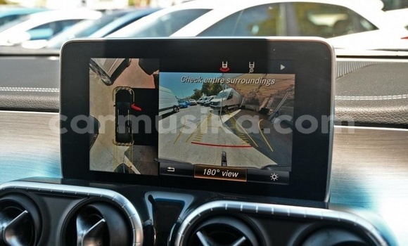 Tenga Tsaru Mercedes‒Benz X-klasse Concept Sirivha Mota in Beitbridge in Matabeleland South Tenga Tsaru Mercedes‒Benz X-klasse Concept Sirivha Mota in Beitbridge in Matabeleland South