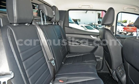 Tenga Tsaru Mercedes‒Benz X-klasse Concept Sirivha Mota in Beitbridge in Matabeleland South Tenga Tsaru Mercedes‒Benz X-klasse Concept Sirivha Mota in Beitbridge in Matabeleland South