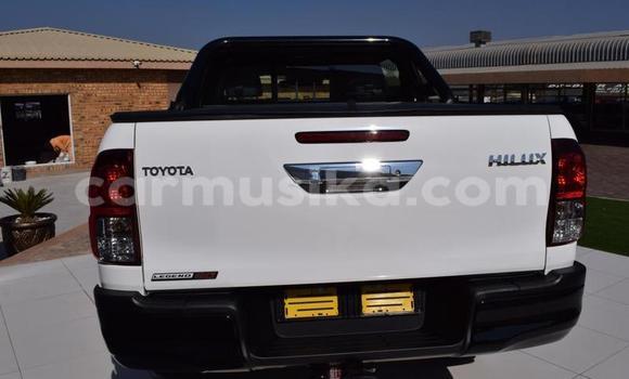 Buy Used Toyota Hilux White Car in Beitbridge in Matabeleland South Buy Used Toyota Hilux White Car in Beitbridge in Matabeleland South