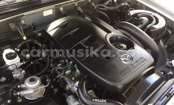 Nunua Ilio tumika Mazda BT-50 Fedha Gari ndani ya Beitbridge nchini Matabeleland Kusini Nunua Ilio tumika Mazda BT-50 Fedha Gari ndani ya Beitbridge nchini Matabeleland Kusini