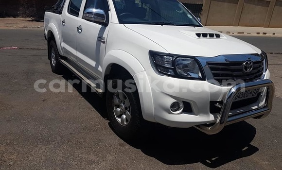 Buy Used Toyota Hilux White Car in Beitbridge in Matabeleland South Buy Used Toyota Hilux White Car in Beitbridge in Matabeleland South
