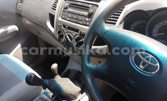 Buy Used Toyota Hilux White Car in Beitbridge in Matabeleland South Buy Used Toyota Hilux White Car in Beitbridge in Matabeleland South