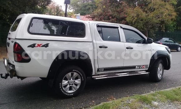 Acheter Occasion Voiture Toyota Hilux Blanc à Beitbridge, Matabeleland South Acheter Occasion Voiture Toyota Hilux Blanc à Beitbridge, Matabeleland South