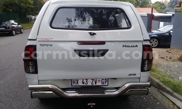 Acheter Occasion Voiture Toyota Hilux Blanc à Beitbridge, Matabeleland South Acheter Occasion Voiture Toyota Hilux Blanc à Beitbridge, Matabeleland South