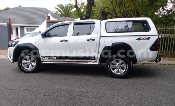 Acheter Occasion Voiture Toyota Hilux Blanc à Beitbridge, Matabeleland South Acheter Occasion Voiture Toyota Hilux Blanc à Beitbridge, Matabeleland South