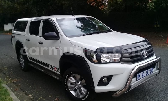 Acheter Occasion Voiture Toyota Hilux Blanc à Beitbridge, Matabeleland South Acheter Occasion Voiture Toyota Hilux Blanc à Beitbridge, Matabeleland South