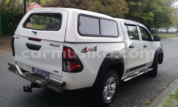 Acheter Occasion Voiture Toyota Hilux Blanc à Beitbridge, Matabeleland South Acheter Occasion Voiture Toyota Hilux Blanc à Beitbridge, Matabeleland South