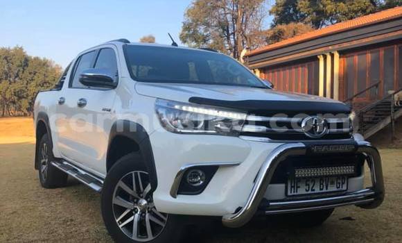 Acheter Occasion Voiture Toyota Hilux Blanc à Beitbridge, Matabeleland South Acheter Occasion Voiture Toyota Hilux Blanc à Beitbridge, Matabeleland South