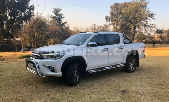 Acheter Occasion Voiture Toyota Hilux Blanc à Beitbridge, Matabeleland South Acheter Occasion Voiture Toyota Hilux Blanc à Beitbridge, Matabeleland South