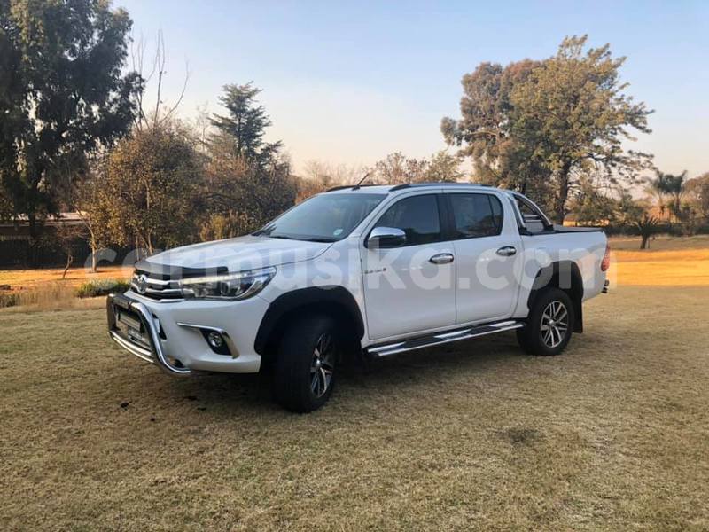 Big with watermark toyota hilux matabeleland south beitbridge 10143