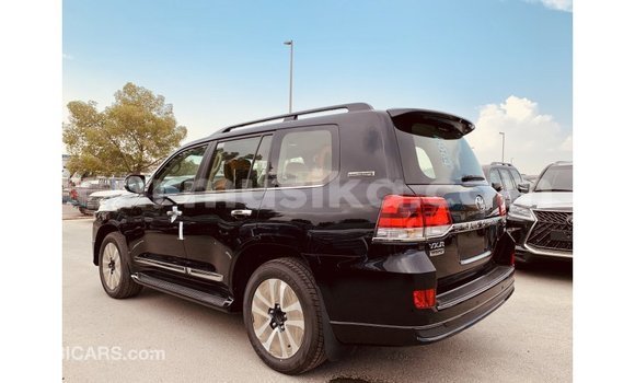 Acheter Import Voiture Toyota Land Cruiser Noir à Import - Dubai, Harare Acheter Import Voiture Toyota Land Cruiser Noir à Import - Dubai, Harare