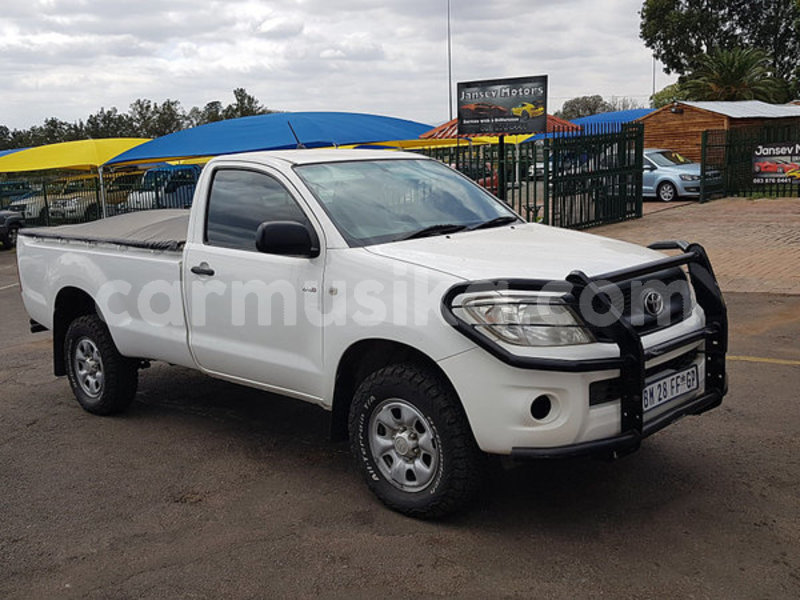 Big with watermark toyota hilux matabeleland south beitbridge 10150