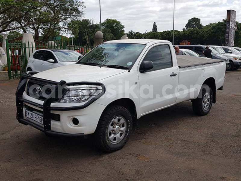 Big with watermark toyota hilux matabeleland south beitbridge 10150