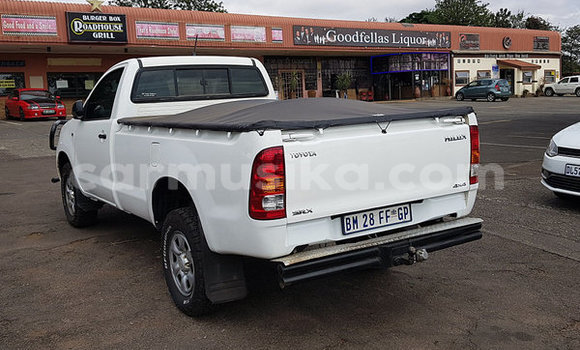 Acheter Occasion Voiture Toyota Hilux Blanc à Beitbridge, Matabeleland South Acheter Occasion Voiture Toyota Hilux Blanc à Beitbridge, Matabeleland South