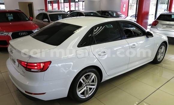 Acheter Occasion Voiture Audi A4 Blanc à Beitbridge, Matabeleland South Acheter Occasion Voiture Audi A4 Blanc à Beitbridge, Matabeleland South