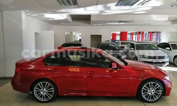 Acheter Occasion Voiture BMW 3–Series Rouge à Beitbridge, Matabeleland South Acheter Occasion Voiture BMW 3–Series Rouge à Beitbridge, Matabeleland South