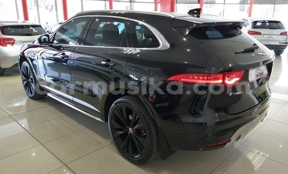 Acheter Occasion Voiture Jaguar F-Pace Noir à Beitbridge, Matabeleland South Acheter Occasion Voiture Jaguar F-Pace Noir à Beitbridge, Matabeleland South