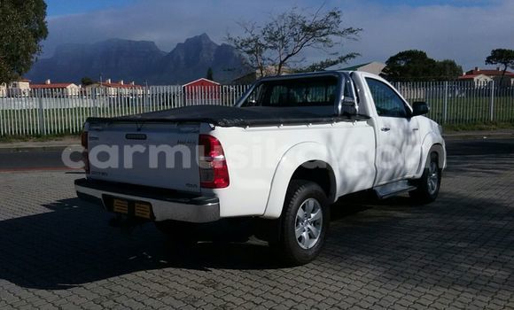 Nunua Ilio tumika Toyota Hilux Nyeupe Gari ndani ya Bulawayo nchini Bulawayo Nunua Ilio tumika Toyota Hilux Nyeupe Gari ndani ya Bulawayo nchini Bulawayo