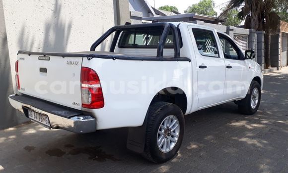 Tenga Tsaru Toyota Hilux Chena Mota in Beitbridge in Matabeleland South Tenga Tsaru Toyota Hilux Chena Mota in Beitbridge in Matabeleland South