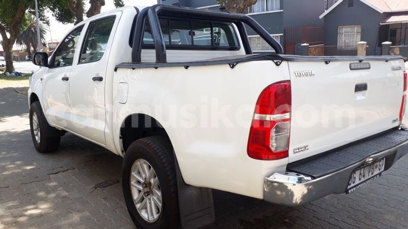 Big with watermark toyota hilux matabeleland south beitbridge 10163