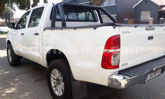 Tenga Tsaru Toyota Hilux Chena Mota in Beitbridge in Matabeleland South Tenga Tsaru Toyota Hilux Chena Mota in Beitbridge in Matabeleland South