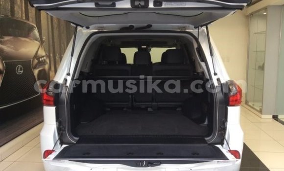 Acheter Occasion Voiture Lexus LX Blanc à Beitbridge, Matabeleland South Acheter Occasion Voiture Lexus LX Blanc à Beitbridge, Matabeleland South