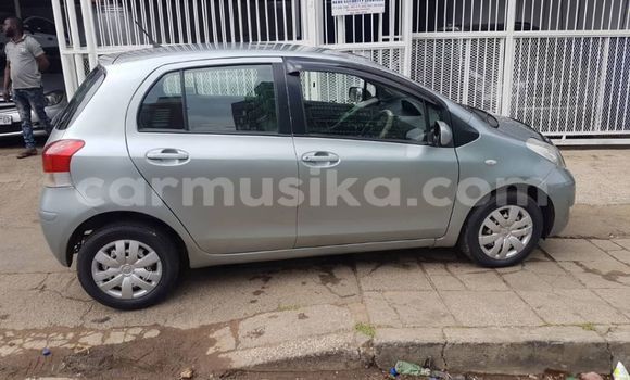 Acheter Occasion Voiture Toyota Yaris Gris à Beitbridge, Matabeleland South Acheter Occasion Voiture Toyota Yaris Gris à Beitbridge, Matabeleland South