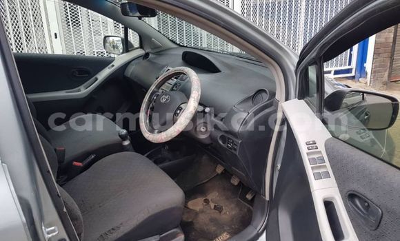 Acheter Occasion Voiture Toyota Yaris Gris à Beitbridge, Matabeleland South Acheter Occasion Voiture Toyota Yaris Gris à Beitbridge, Matabeleland South