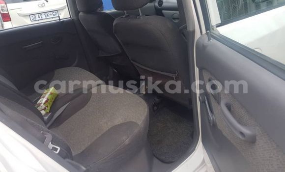 Acheter Occasion Voiture Toyota Yaris Gris à Beitbridge, Matabeleland South Acheter Occasion Voiture Toyota Yaris Gris à Beitbridge, Matabeleland South