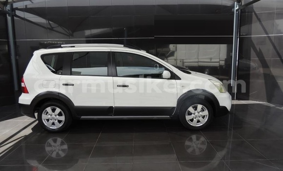 Acheter Occasion Voiture Nissan Livina Blanc à Beitbridge, Matabeleland South Acheter Occasion Voiture Nissan Livina Blanc à Beitbridge, Matabeleland South