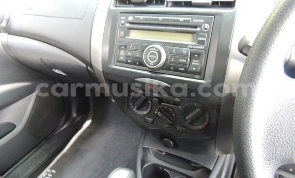 Acheter Occasion Voiture Nissan Livina Blanc à Beitbridge, Matabeleland South Acheter Occasion Voiture Nissan Livina Blanc à Beitbridge, Matabeleland South