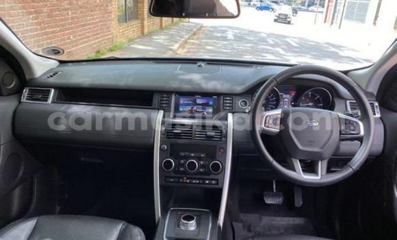 Acheter Occasion Voiture Land Rover Discovery Blanc à Beitbridge, Matabeleland South Acheter Occasion Voiture Land Rover Discovery Blanc à Beitbridge, Matabeleland South