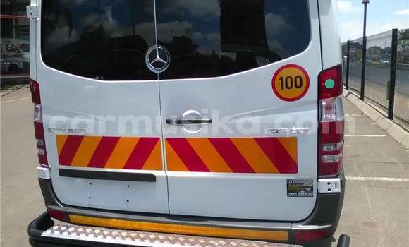 Tenga Tsaru Mercedes‒Benz S–Class Chena Mota in Harare in Harare Tenga Tsaru Mercedes‒Benz S–Class Chena Mota in Harare in Harare
