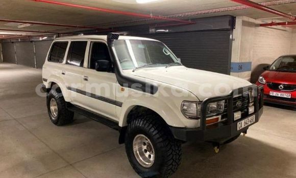 Buy Used Toyota Land Cruiser White Car in Beitbridge in Matabeleland South Buy Used Toyota Land Cruiser White Car in Beitbridge in Matabeleland South