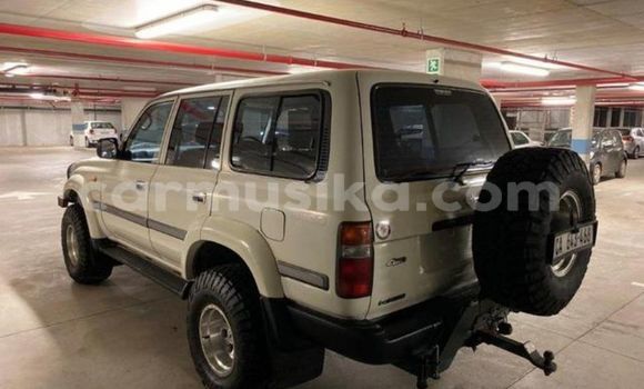 Buy Used Toyota Land Cruiser White Car in Beitbridge in Matabeleland South Buy Used Toyota Land Cruiser White Car in Beitbridge in Matabeleland South