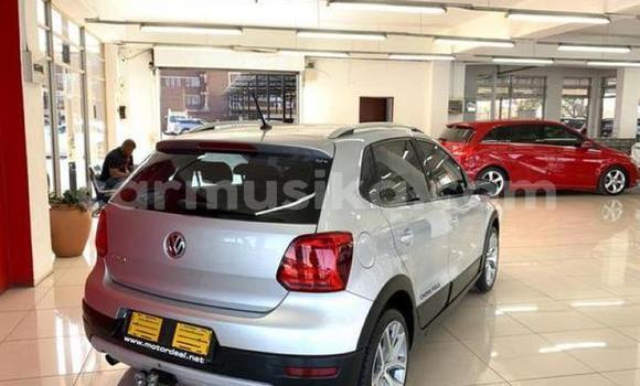 Tenga Tsaru Volkswagen Polo Sirivha Mota in Beitbridge in Matabeleland South Tenga Tsaru Volkswagen Polo Sirivha Mota in Beitbridge in Matabeleland South