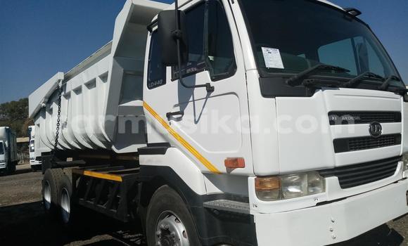 Acheter Occasion Voiture Nissan 280ZX Blanc à Beitbridge, Matabeleland South Acheter Occasion Voiture Nissan 280ZX Blanc à Beitbridge, Matabeleland South