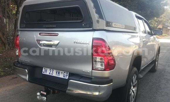 Acheter Occasion Voiture Toyota Hilux Gris à Beitbridge, Matabeleland South Acheter Occasion Voiture Toyota Hilux Gris à Beitbridge, Matabeleland South