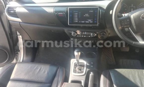 Acheter Occasion Voiture Toyota Hilux Gris à Beitbridge, Matabeleland South Acheter Occasion Voiture Toyota Hilux Gris à Beitbridge, Matabeleland South