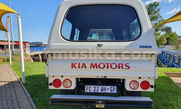 Tenga Tsaru Kia Carens Chena Mota in Beitbridge in Matabeleland South Tenga Tsaru Kia Carens Chena Mota in Beitbridge in Matabeleland South