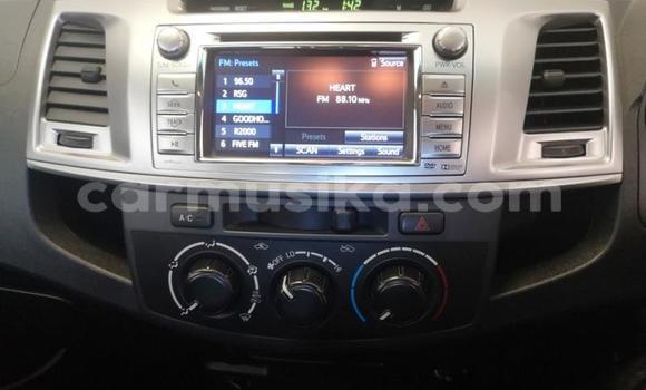 Acheter Occasion Voiture Toyota Hilux Gris à Beitbridge, Matabeleland South Acheter Occasion Voiture Toyota Hilux Gris à Beitbridge, Matabeleland South