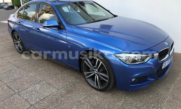 Nunua Ilio tumika BMW 3–Series Bluu Gari ndani ya Belvedere nchini Harare Nunua Ilio tumika BMW 3–Series Bluu Gari ndani ya Belvedere nchini Harare